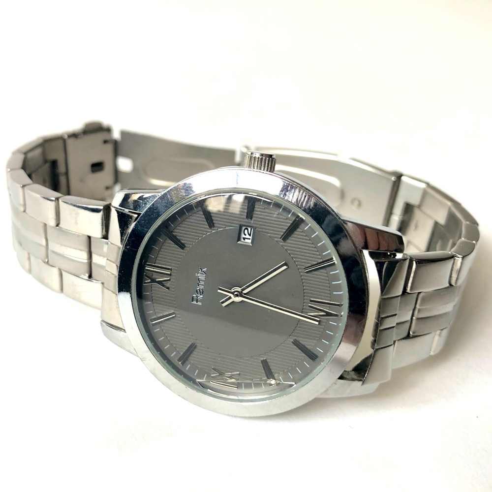 Remix watch really elegant and great condition 🔥